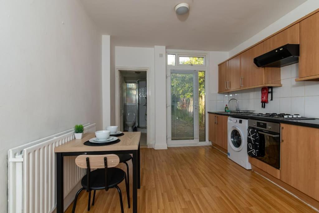 Tranquil 1br In Harlesden London