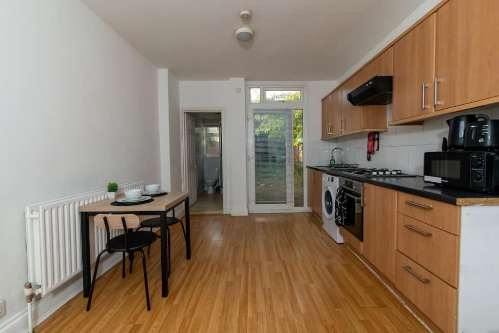 Tranquil 1br In Harlesden London