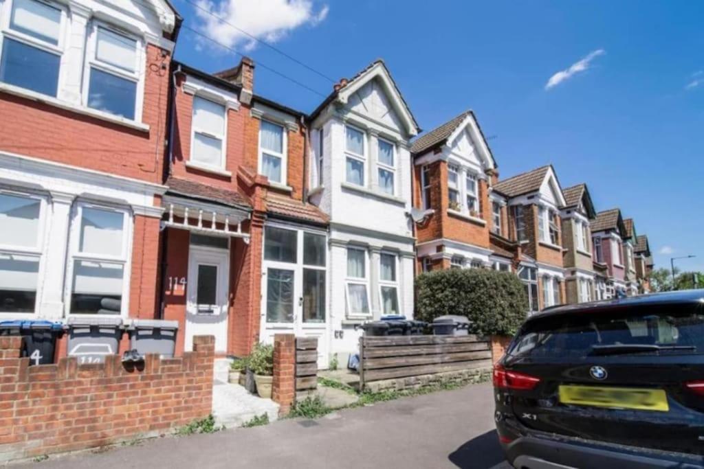 Tranquil 1br In Harlesden * London
